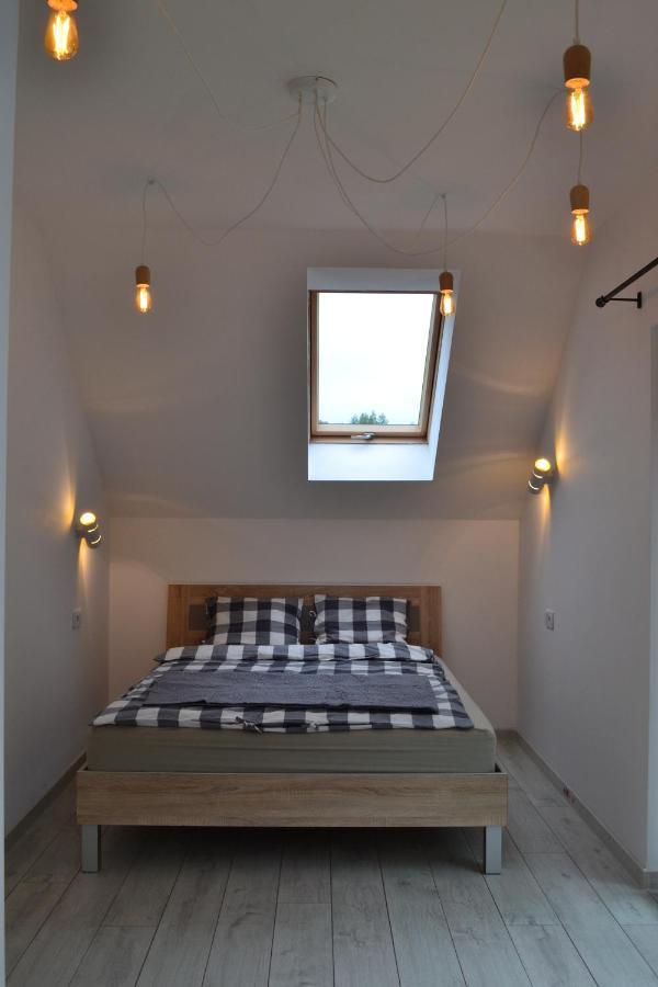 Leniowka Apartment Ponikiew  Bagian luar foto